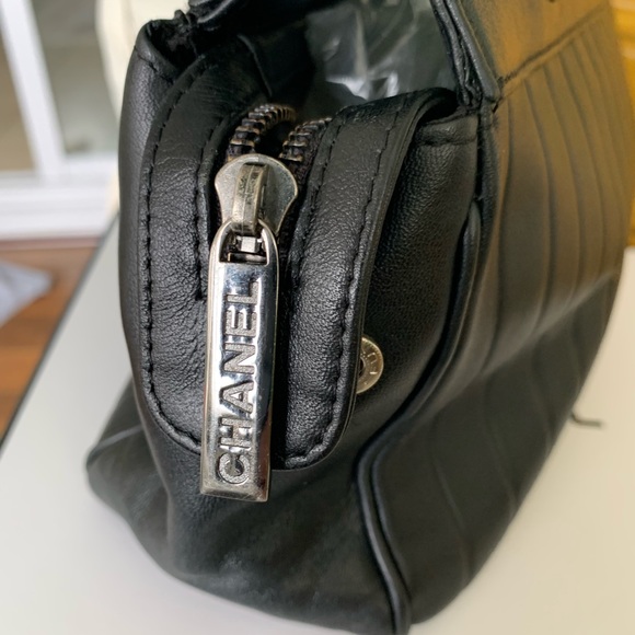 Chanel bag Authentic - Picture 5 of 13